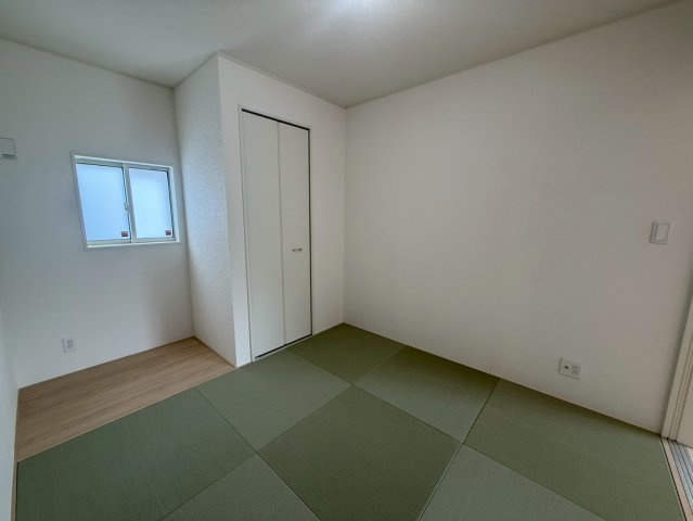 ♥♥糸満市座波第3-④号棟（全4棟）の洋室