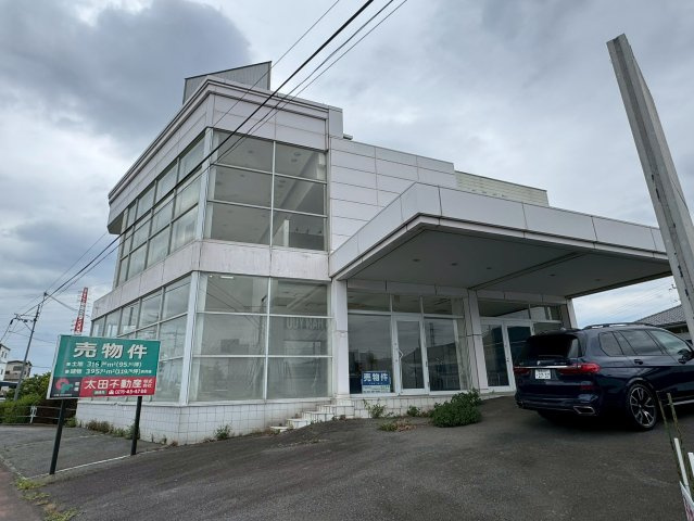 高崎市新保町　一棟ビルの外観