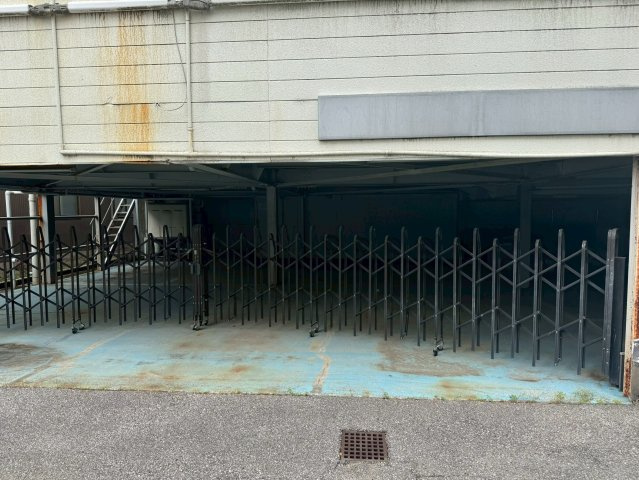 高崎市新保町　一棟ビルの駐車場