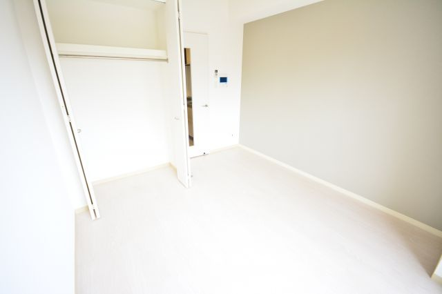 クローバー・グランデ昭和町の洋室
