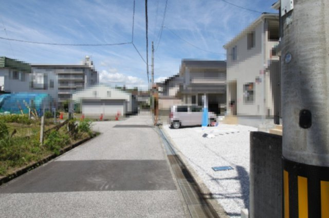 高知市針木東町　第1　2号棟　新築戸建　(全2区画)の前面道路含む現地写真|西側　幅　4.27ｍ　　間口　6.92ｍ