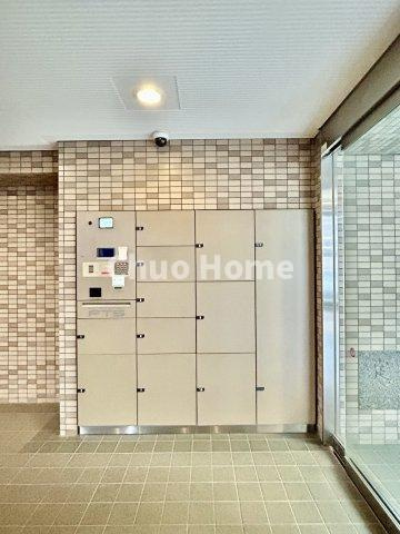 サンレイ浅草の設備|【宅配ボックス】在宅時・不在時に関わらず、居住者の代わりに非対面で宅配物を受け取ってくれる便利な設備です。わかりやすくご説明致しますので見学時にはお部屋だけではなく共用部分もぜひチェックしてください。