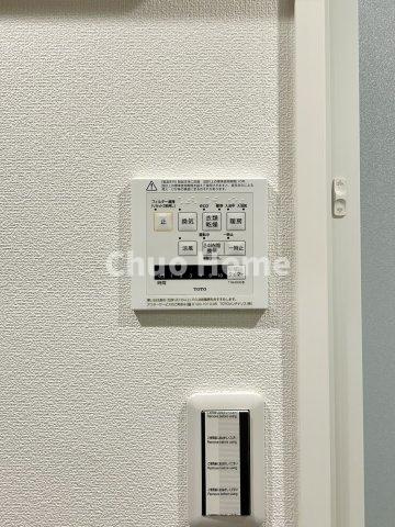 サンレイ浅草の内装|【浴室乾燥機】暖房・冷風・換気・乾燥が可能です。毎日を快適に過ごせるうれしい機能が揃っています。雨の日の洗濯物も安心です。