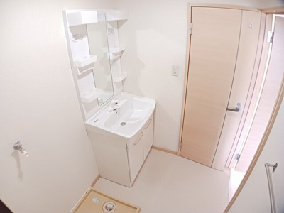 【洗面所】 | エスポワール新在家 | 脱衣スペースもあります