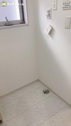 草加市稲荷4丁目　中古一戸建てのランドリースペース