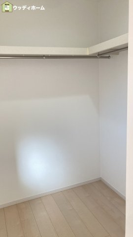 草加市稲荷4丁目　中古一戸建ての収納