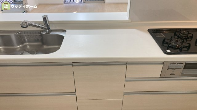 草加市稲荷4丁目　中古一戸建てのキッチン