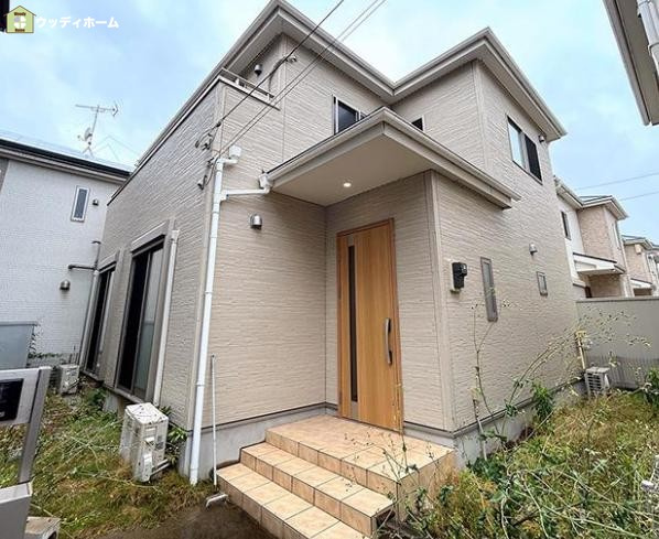 草加市稲荷4丁目　中古一戸建て