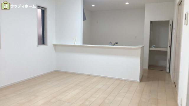 草加市稲荷4丁目　中古一戸建て