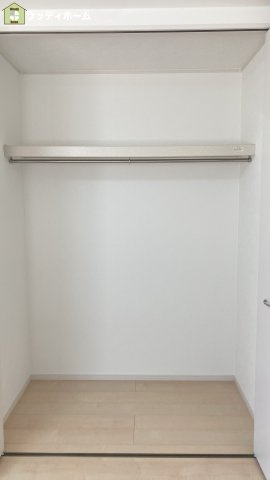 草加市稲荷4丁目　中古一戸建ての収納