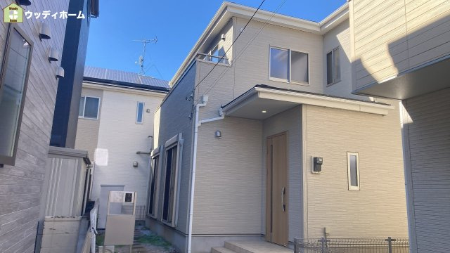 草加市稲荷4丁目　中古一戸建ての外観