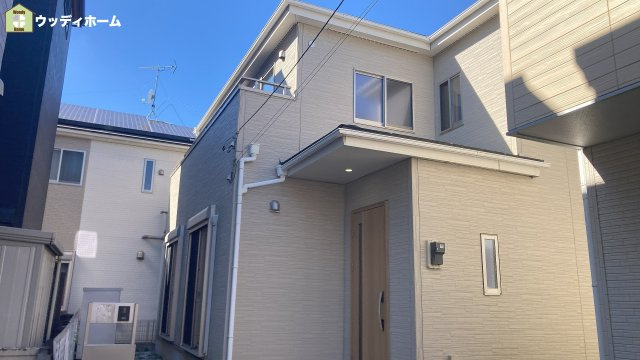 草加市稲荷4丁目　中古一戸建ての外観