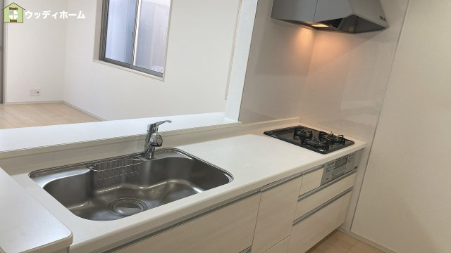 草加市稲荷4丁目　中古一戸建てのキッチン