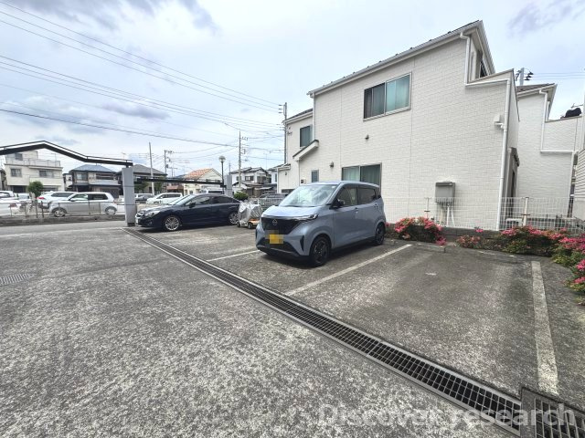 ヴィラ上溝南の駐車場