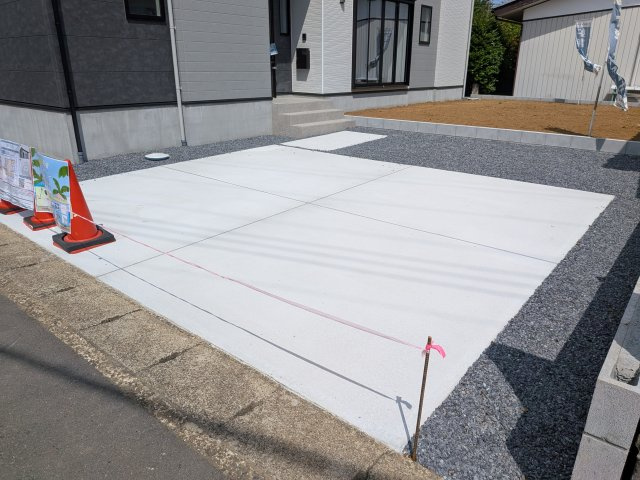 土浦市板谷　6期　新築戸建ての駐車場|駐車は4台以上可能です♪