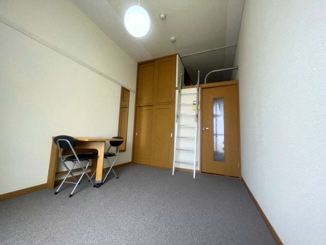 レオパレス河原城の居間・リビング|ご自身の家具家電が使えるお部屋♪