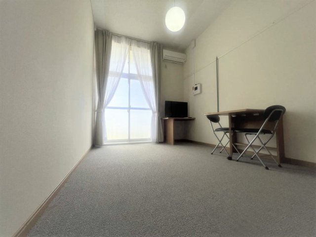 レオパレス河原城の寝室|ご自身の家具家電が使えるお部屋♪