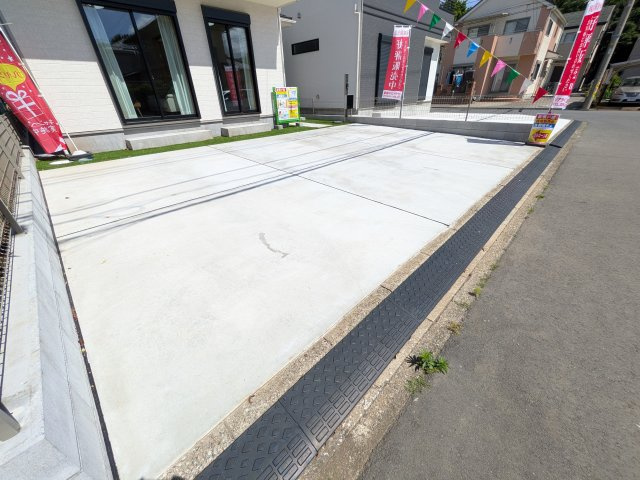 白井市南山Ⅲ　A号棟の駐車場|駐車は3台可能です♪