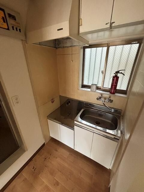 横須賀市追浜南町２丁目のアパートのキッチン