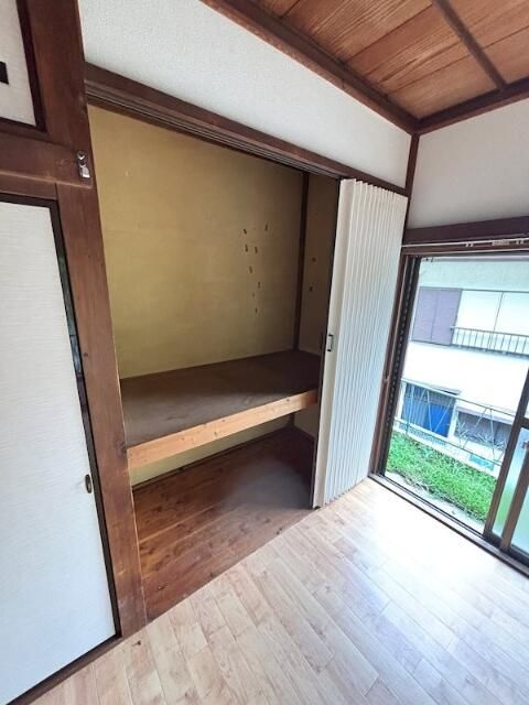 横須賀市追浜南町２丁目のアパートの収納