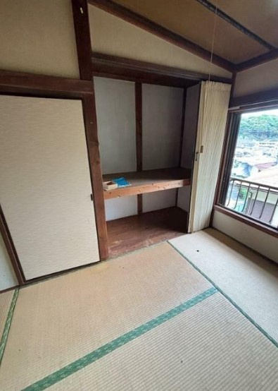 横須賀市追浜南町２丁目のアパートの収納