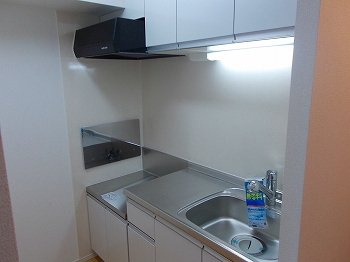 【キッチン】 | グラスランド | コンパクトなキッチンで掃除もラクラク