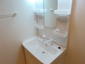 【洗面所】 | グラスランド | 忙しい朝には欠かせない洗面所です