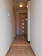 毎日通る玄関はこちらです