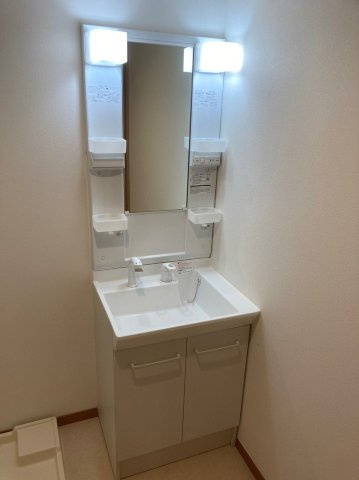 メゾン・ド・元町の独立洗面台|同建物別部屋 現況優先