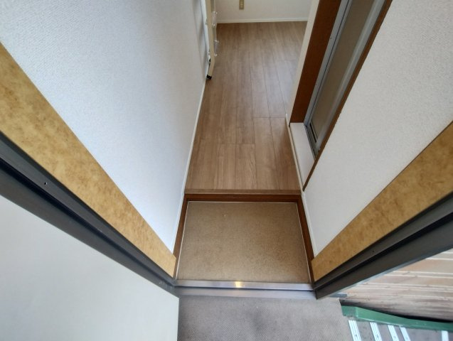 毎日通る玄関はこちらです