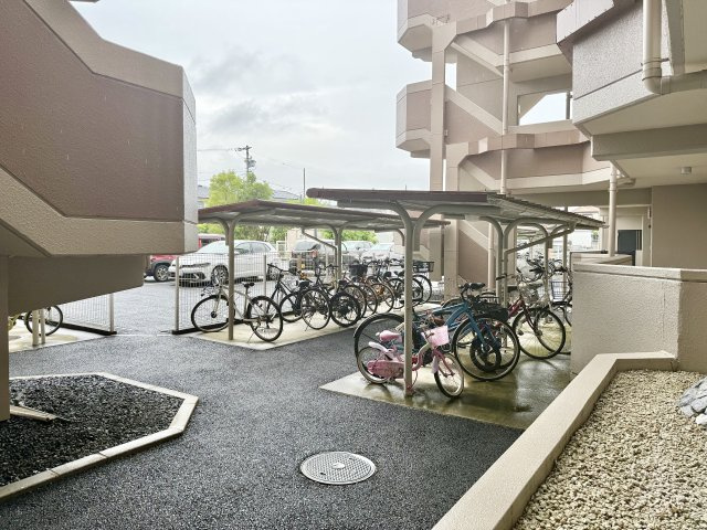 大森アイリス参番館の駐輪場