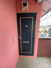 毎日通る玄関はこちらです