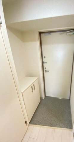 La CASA上本町の玄関
