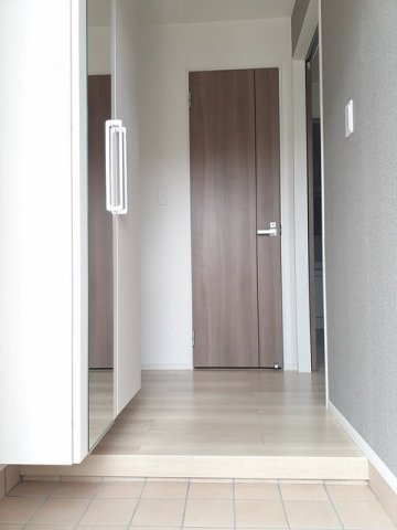 メゾン　ド　ルネの玄関