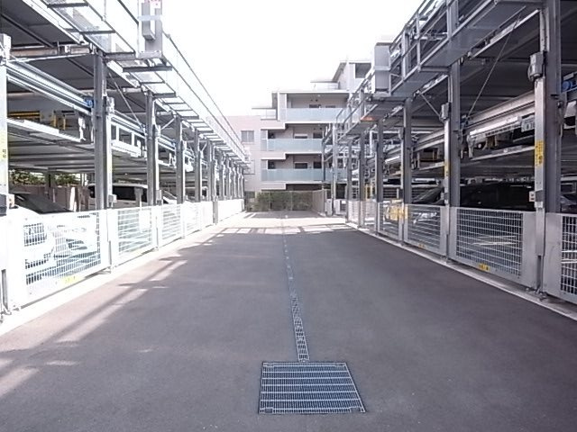 プレミスト西宮北口ザ・レジデンスの駐車場