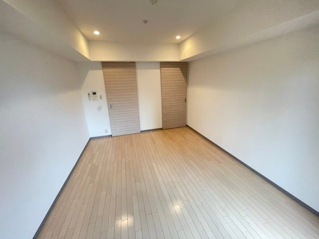 グランツ西大橋の寝室|広くて明るい寝室