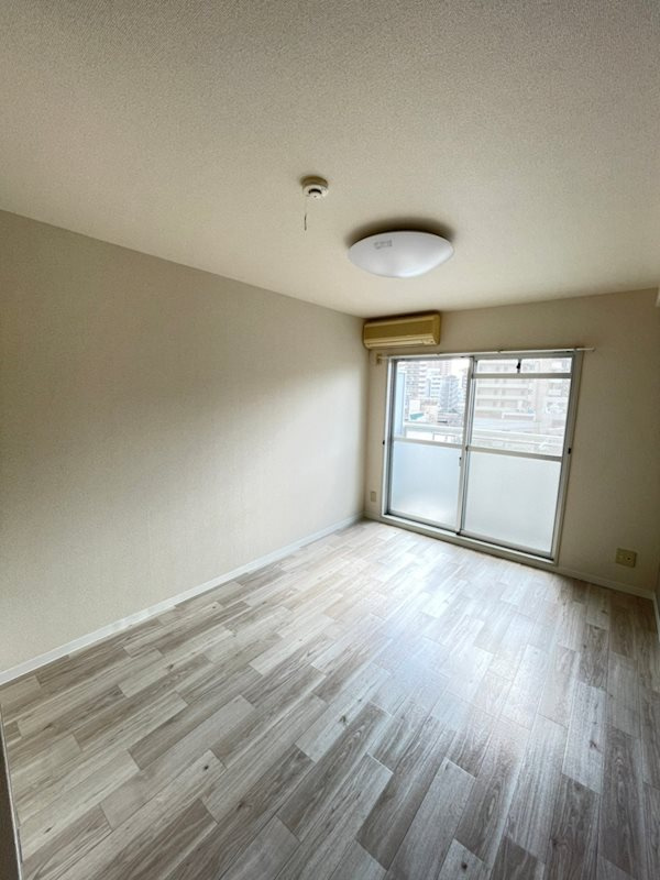 コートアベニューの居間・リビング