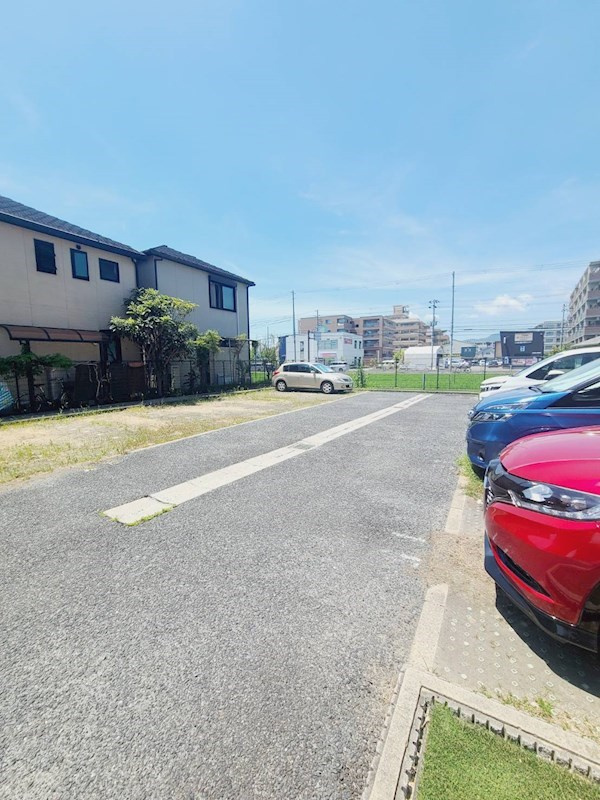 FigTree2号館の駐車場