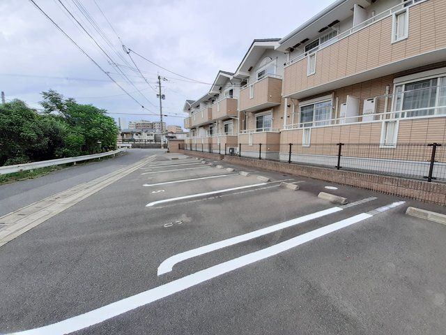 すみれＢの駐車場