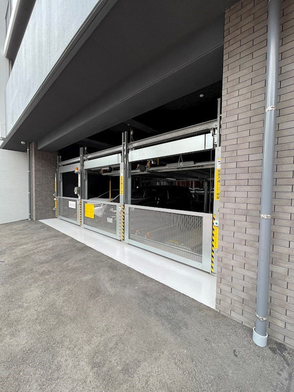 S-RESIDENCE中呉服の駐車場