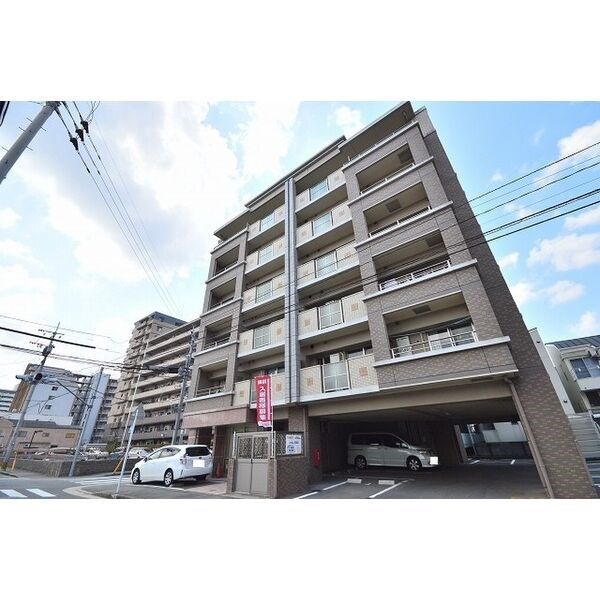 カルフールの外観