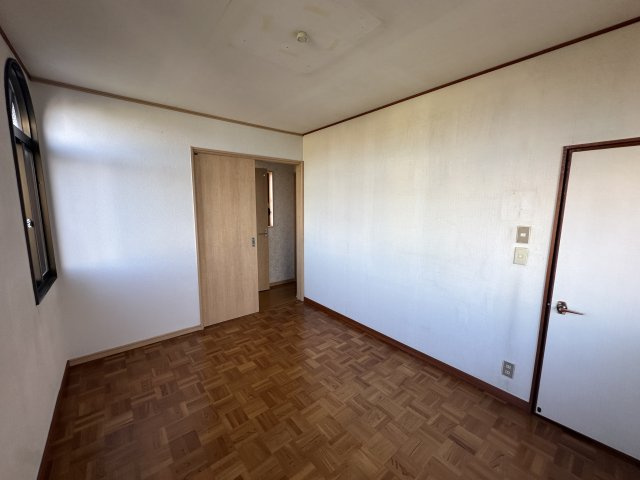 堺市西区上　中古一戸建の洋室