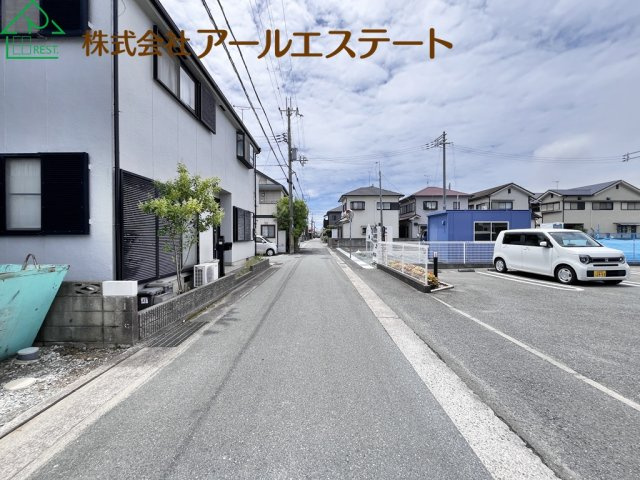 加古郡播磨町東本荘3丁目　　山陽電鉄「播磨町駅」徒歩8分の前面道路含む現地写真