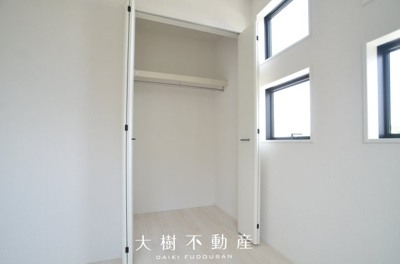 【洋室】 | 海老名市国分寺台５丁目　新築戸建て　全1棟【仲介手数料無料】 | 2階　洋室3（5.25帖）クローゼット