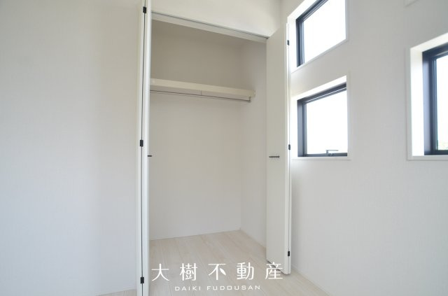 【洋室】 | 海老名市国分寺台５丁目　新築戸建て　全1棟【仲介手数料無料】 | 2階　洋室3（5.25帖）クローゼット
