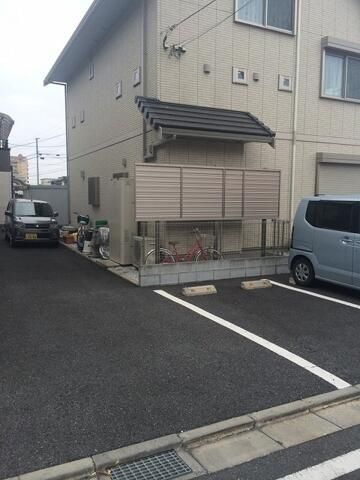 八王子市台町３丁目のアパートの駐車場