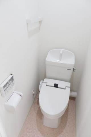 横浜市港南区笹下１丁目のアパートのトイレ
