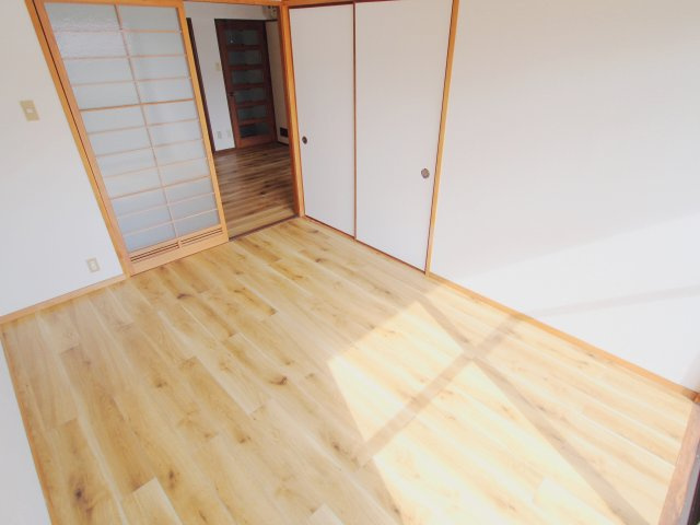 ハイツ東青崎の内装