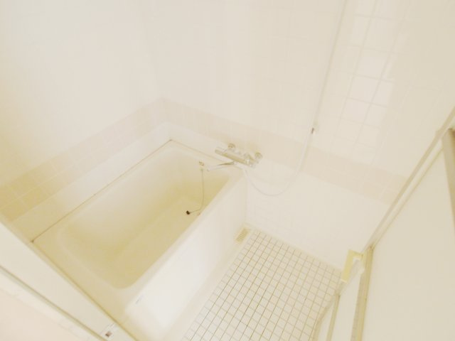 ハイツ東青崎の浴室