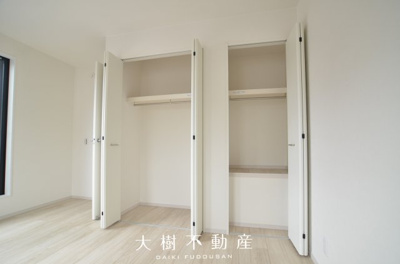 【洋室】 | 海老名市柏ケ谷4丁目  新築戸建て　全１棟【仲介手数料無料】 | 2階　洋室1（7.0帖）クローゼット